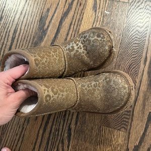 Ugg toddler classic II glitter leopard boots size 9